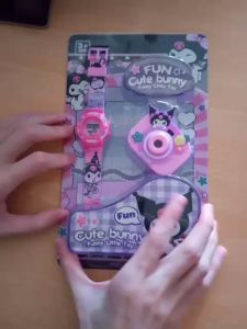 Jam Tangan Anak Karakter Sanrio Kuromi Dan Kamera Proyektor 5399