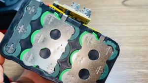 PIN MÁY SIẾT BULONG PIN MÁY KHOAN CHÂN 5-10-15 CELL MAKITA CHÂN PIN PHỔ THÔNG-THÔNG DỤNG