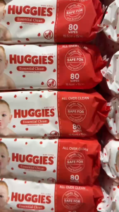 HUGGIES Baby Wipes - 80 Soft & Gentle Wipes for Diaper Changes & Everyday Use - Resealable Pack for Fresh Comfort - Essential Clean