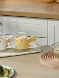 Creative Cartoon Spice Dispenser Refillable Quantitative Measuring Seasoning Bottle Container Sealed Lid Push-Type Design