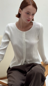 Sumwear.bkk - Lucia top เสื้อแขนยาวไหมพรมกระดุมแป๊ก