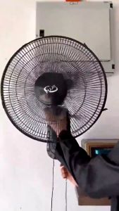 2025 New Solar Electric Wall Fan: Features & Benefits