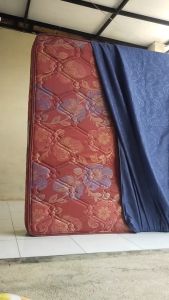 sarung kasur resleting polos bahan katun embos lembut / sarung kasur resleting / sarung busa resleting