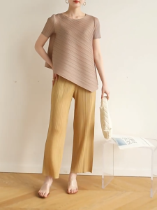 3630 Summer Pleated Irregular Beautiful Asymmetrical Short Sleeve Solid Color T-Shirt One Size (45-75kg)