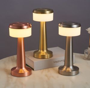 VOVA โต๊ะทานอาหารตกแต่งโคมไฟตั้งโต๊ะแบบชาร์จได้โคมไฟตั้งโต๊ะตกแต่งโคมไฟกลางคืนกลางแจ้งโคมไฟตั้งโต๊ะแบบแท่งโรงแรม