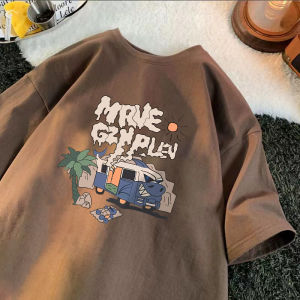 เสื้อยืดคอกลมแขนสั้นผ้าฝ้ายแท้ทรงหลวมสำหรับผู้ชาย ฤดูร้อน 2025 ใหม่ แขนสั้นสไตล์ฮ่องกง เทรนด์ใหม่ แบรนด์ INS ลายการ์ตูน