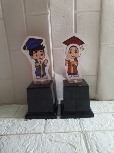 trophy piala wisuda bagus murah