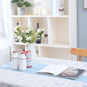 ผ้าปูโต๊ะพีวีซีหนา ผ้าปูโต๊ะสไตล์เรียบง่าย รูปสี่เหลี่ยมผืนผ้า กันน้ำมัน ทนทาน รูปแบบลายสก๊อตสำหรับโต๊ะรับประทานอาห