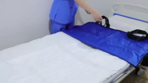 Multipurpose Positioning Bed Pad Patient Transfer Belt Waterproof Lifter For Patient Elderly Bedridden Patients Medical Supplies Blanket Moving Assistance Sheet with Reinforced