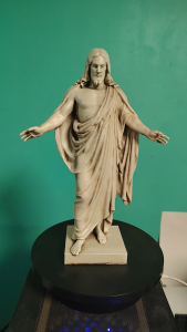 30cm Christus Jesus Statue - Premium Ivory White Religious Figurine for Altar & Home Decor