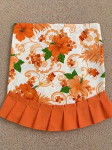 SCALLOP valancer Floral Curtains with Ruffled Bottoms in Six Colors: Yellow Blue Pink Orange Red Green.