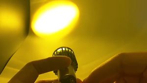 ไฟหน้ารถจักรยานยนต์หลอดไฟ LED H6 H4 และถ่ายเสื้อส่วนต่ำสองสี ไฟหน้ารถจักร P15D Mio125 ช่วยเสริมความสมดุลให้กับคอลัมน์