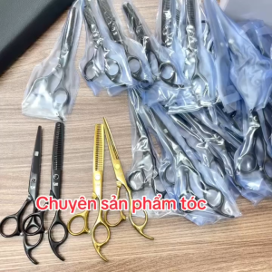 Kai Kéo Cắt Tóc Cao Cấp 6.0 Inch Màu Vàng Thép Nhật S440C Độ Cứng Trên 62HRC Chất Liệu Bền Đẹp Kích Thước 6 Inch Kiểu Quai Phẳng Lệch