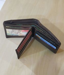 Dompet kulit pria simpel elegan