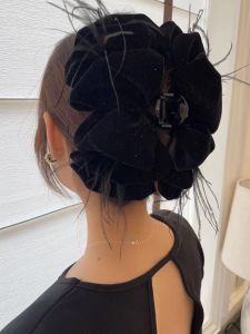 กิ๊บติดผมขนนกกำมะหยี่ขนาดใหญ่ ทรงหัวปลาฉลาม สำหรับผู้หญิง ทรงคล้ายเมฆ โบว์ผูกผม แฟชั่นฤดูใบไม้ร่วง/ฤดูหนาว