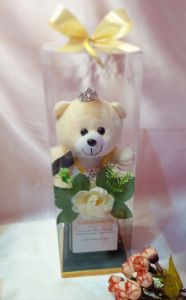 PIALA BONEKA BUNGA WISUDA/ ULANG TAHUN / BUKET BONEKA