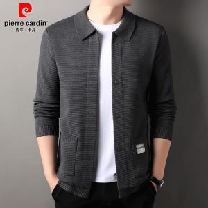 เสื้อคาร์ดิแกนถักคอปกสำหรับผู้ชาย Pierre Cardin ฤดูใบไม้ร่วง/ฤดูหนาว สีสันสดใส ทรงหลวม ปกติ แขนยาว ผ้าฝ้ายผสม