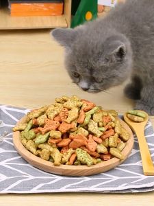 AEIOU😺 Yaho Catnip Biscuit 80g Cat Treats Snacks Makanan Ringan Kucing 猫饼干 猫饼 猫零食