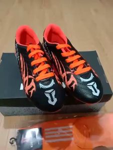 KIDZTUBS Sepatu Bola Anak Laki Laki Size 33 34 35 36 TUBS1003020125