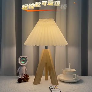 โคมไฟตั้งโต๊ะ LED โคมไฟภายในสําหรับห้องนั่งเล่นห้องนอนข้างเตียง Night เดสก์ท็อปตกแต่ง Retro สไตล์ญี่ปุ่นโคมไฟตั้งโต๊ะ