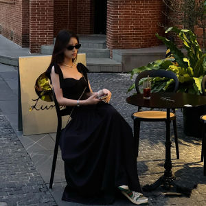 Black Halter Vest Top Womens Design Sensation Mini Dress Two-Piece Set Hepburn Style French Waist Cinching Long Skirt