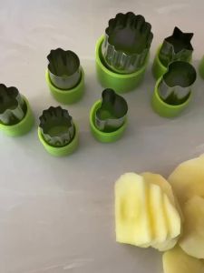 9-teiliges rostfreies Stahl-Ausstechformen-Set mit Gemüse- und Obstschneidern Mini-Kuchenpresse Backzubehör für Kinder