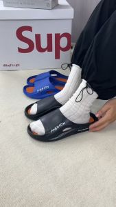 รองเท้าแตะฤดูร้อนสำหรับผู้ชาย และผู้หญิงแฟชั่นสบาย ๆ ชายหาดเกาหลีกันลื่นในร่มกันน้ำรองเท้าไปทะเล 