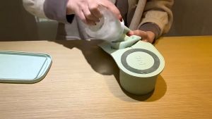 SG【READY STOCK】Silicone Ice Cube Tray Ice Maker Ice Ball Maker Square Ice Mold Silicone Ice Cube Tray Food Grade Home Bar Ice Making Mould制冰