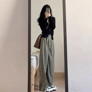 HUOLISI | Slimming Black V-neck Long-sleeve Cardigan