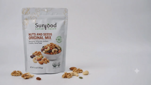 SUNFOOD Superfoods Nuts & Seeds Mix 250g - Walnuts Almonds Cashews Raisins Healthy Trail Mix Snack