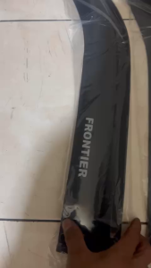 Vè che mưa xe tải VAN Thaco Frontier TF420V TF450V TF480V nhựa đen có sẵn keo dán ( giá 1 bộ 2 miếng).MST90