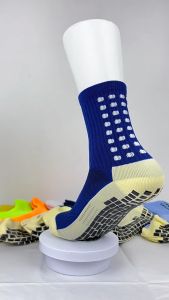 ถุงเท้ากันลื่น ถูกถุงฟุตบอล ถูกถุงฟุตซอล ถูกถุงเท้าวิ่ง สีอัก 100 คุณภาพ หนานูม สบาย ชุดหน้าผ้าเท้า ถูกกลับที่นี่