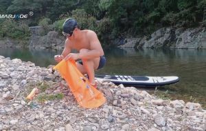 Double storage type can hold swimming Inflatable Open Waterproof Air Dry Device Buoy Tow Diving 2J39