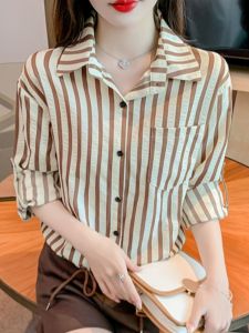 เสื้อเชิ้ตคอโปโลแขนยาวลายทางสไตล์ฝรั่งเศสสำหรับผู้หญิง ฤดูใบไม้ผลิ 2025 เสื้อเชิ้ตทรงสั้นทรงเข้ารูปสไตล์ใหม่สำหรับผู้หญิง