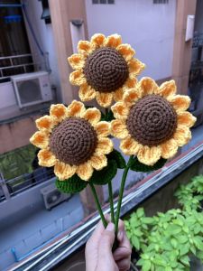 ดอกไม้ Crochet ทานตะวัน น่ารักมินิมอล์ 🚫ใช้เวลา 2-3 วันจัดส่งเนื่องจากมีคิวจำนวนมาก 🚫 ช่อดอกไม้รับปริญญา