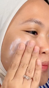 Scarlett Sunscreen Sun Bright SPF 50  (50ml) KUNING