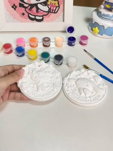 SG EmmAmy® DIY Plaster Painting Kit /Childrens DIY Handcrafted Graffiti - Sanrio Plaster Aroma Diffuser Plaque