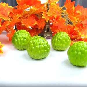 น้อยหน่าปลอม น้อยหน่า ผลไม้ปลอม สวยสมจริง น้ำหนักเบา เหมาะนำตกแต่งสถานที่ หรือพร๊อพถ่ายรูป