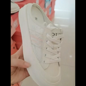 Thick-soled no-heeled white slippers platform-soled half-slip casual shoes lazy slip-on thick-soled shoes simple white half-slip sneakers height-enhancing no-heeled white shoes