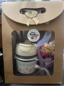 Teachers Day Gift - Portable Glass water bottle with Pearl Handle+Dried Flower Mini Bouquet with gift bag (SG Stocks）