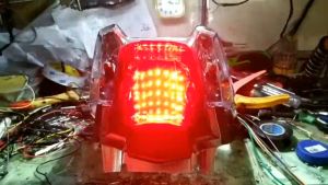 Lampu Stop Lamp Running Vario Techno 110 Karbu/Old/Cbs 8 Mode - Buff Ninja Pelindung Terik Matahari dan Debu, Berkualitas, Elastis, Adem, dan Nyaman - Stock Tersedia