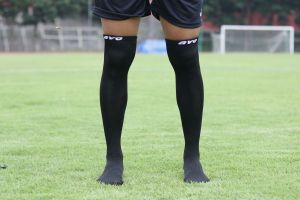 Kaos kaki hitam putih warna olah raga futsal sepak bola panjang pria wanita dewasa tebal avo R1
