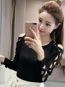 เสื้อสเวตเตอร์ถักแบบมีรูรูปตัวอักษรใหม่สำหรับผู้หญิงในช่วงต้นฤดูใบไม้ผลิ 2025 เสื้อสเวตเตอร์ถักแบบบาง แขนสั้น ทรงเข้ารูป เสื้อชั้นใน