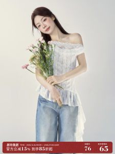 Áo Thun Tay Ngắn Màu Trắng Cổ Chữ V Thiết Kế Ren Hở Vai Mùa Hè 2025 Áo Thun Nữ Phong Cách Hàn Quốc Ôm Vừa Vặn