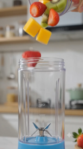 Portable Blender USB Rechargeable Mini Juice Blender Personal Smoothie Maker 23cm height 8cm length 8cm width