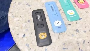 Universal Portable PC Wrist Band Mobile Phone Holder Finger Grip Pull Back Sticked Bracket