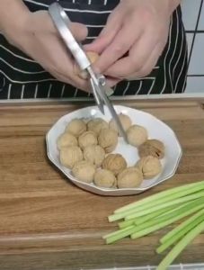 อ่านก่อนสั่ง!!lสินค้าคละสีเท่านั้น 📍Kitchen scissors japan sk5 กรรไกรครัวตัดอาหารสแตนเลส📍วัสดุสแตนเลส 304 คมมากสะดวกรวดเร็วต่อการใช้งาน