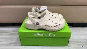 Dép sục crocs baya classic clog chuẩn xịn chống hôi chân nhựa tế bào êm mềm đúc liền khối siêu bền đi mưa lội nước đi biển Crocs baya classic clog cho cả nam và nữ màu kem