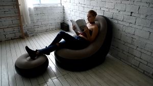 Kursi Santai Dengan Sandaran Kaki / Sofa Santai Angin Intime / Sofa santai sofa tiup ukuran besar nyaman / Sofa angin + Sandaran bahan bulu tidak panas ready