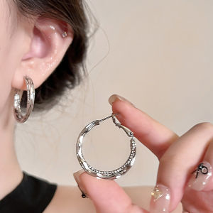 Korean Style Classic Minimalist Hoop Earrings Women Luxury Sensation Large Clip on Earrings Unique Personality Ear Jewelry